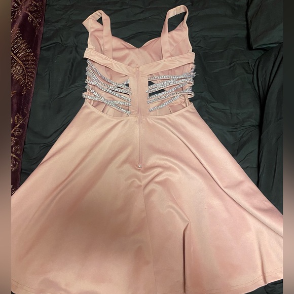 Worn once, very good condition. - Picture 2 of 3